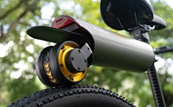 Turns Any Bike Into an E-Bike in 30 Seconds Turns Any Bike Into an E-Bike in 30 Seconds