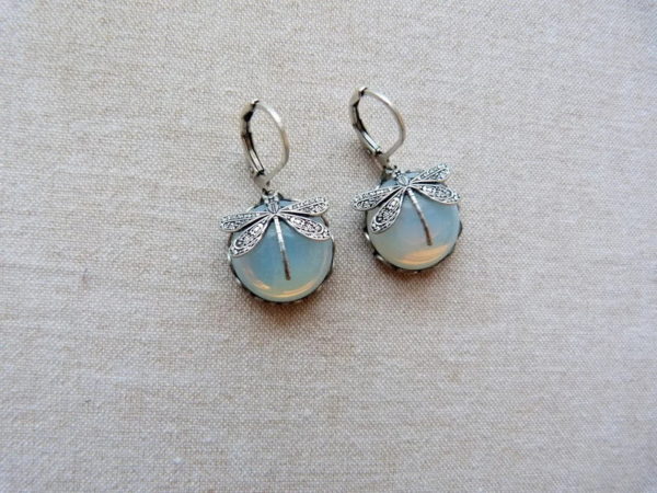 Hanging Vintage Pendant Earrings - Image 8